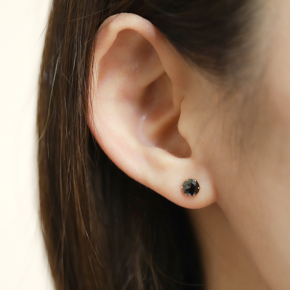 ブラックダイヤモンド ピアス スタッド 計1.00ct ローズカット k18