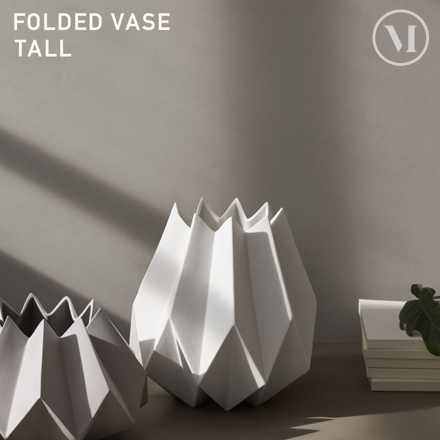 Audo Copenhagen Folded Vase フォールデッドベース トールタイプ デザイン Amanda Betz 4764129 4764639 フラワーベース 花瓶 セラミック 花器 カーボン｜shinwashop