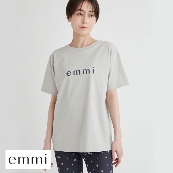 エミ emmi emmi yoga ONLINE限定 eco emmiロゴバックシャンTシャツ 半袖...