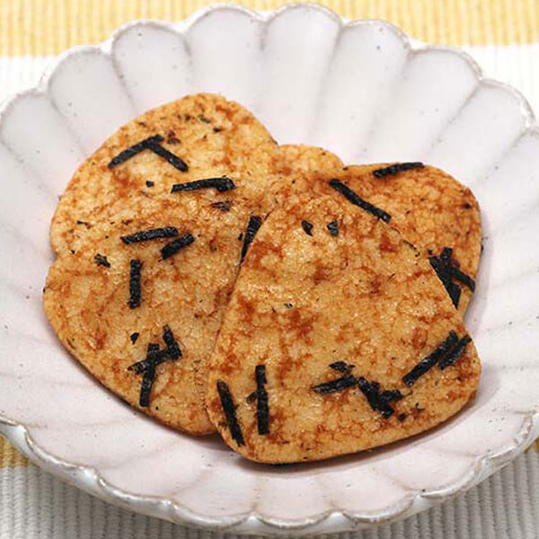 メイシーちゃん（TM）のおきにいり さんかくおむすびのおせんべい（14g