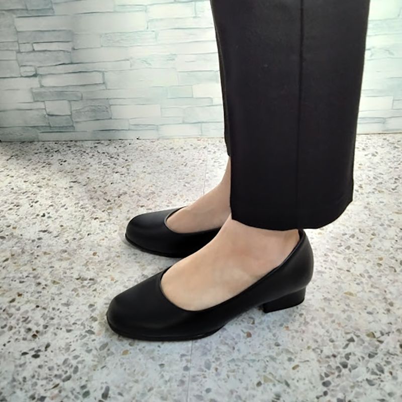 【未使用品】バレンチノ ONO NERONER パンプス 35 黒 未使用品】バレンチノ ONO NERONER パンプス 35 黒