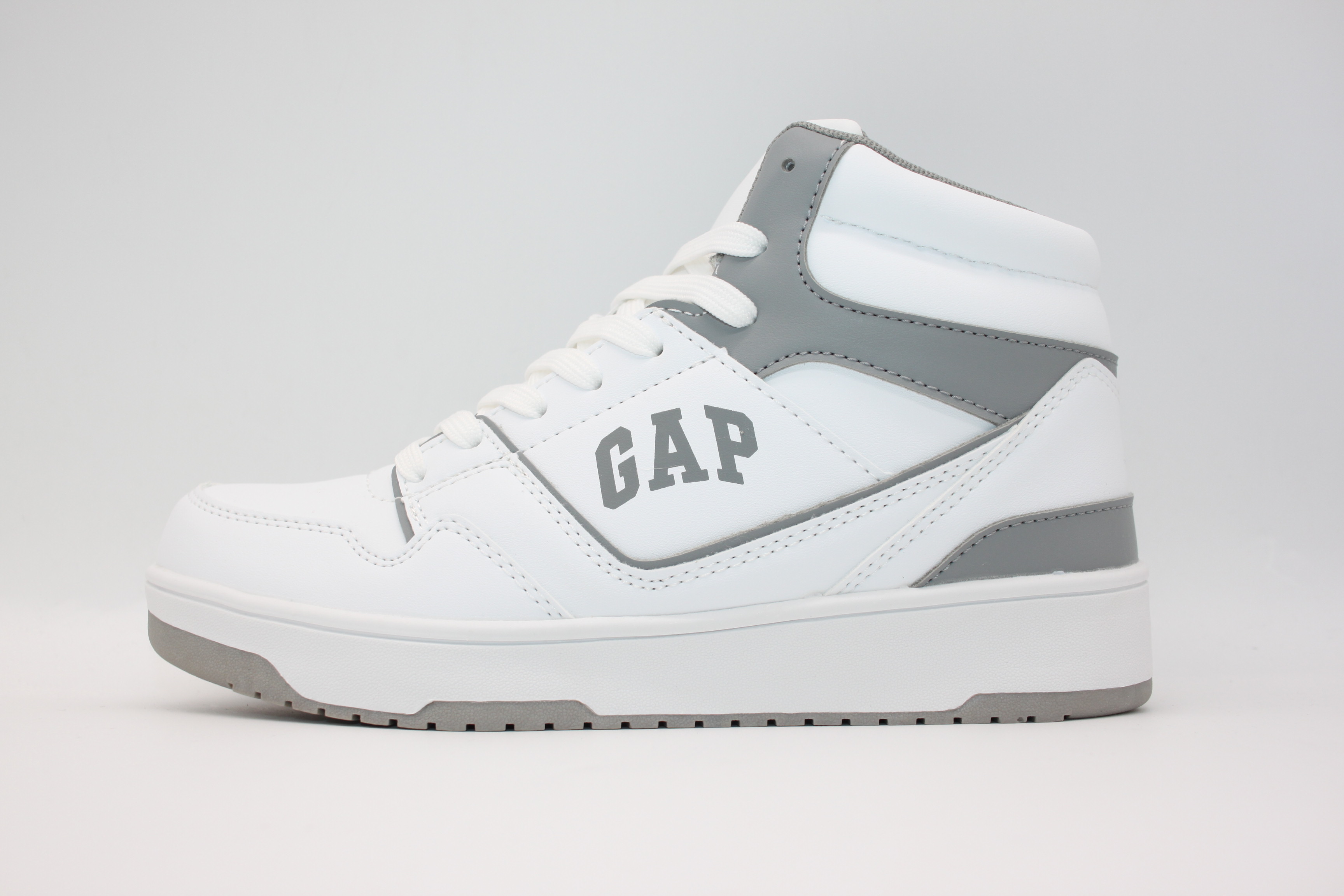 GAP ギャップ GPU22342 防水設計 スニーカー WHITE/GRAY