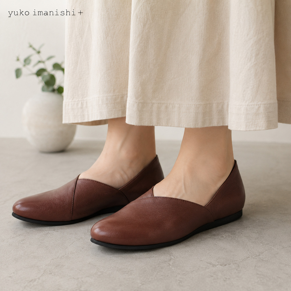 ユーコ イマニシ yuko imanishi + 76149 レッドブラウン 甲深 Vカット