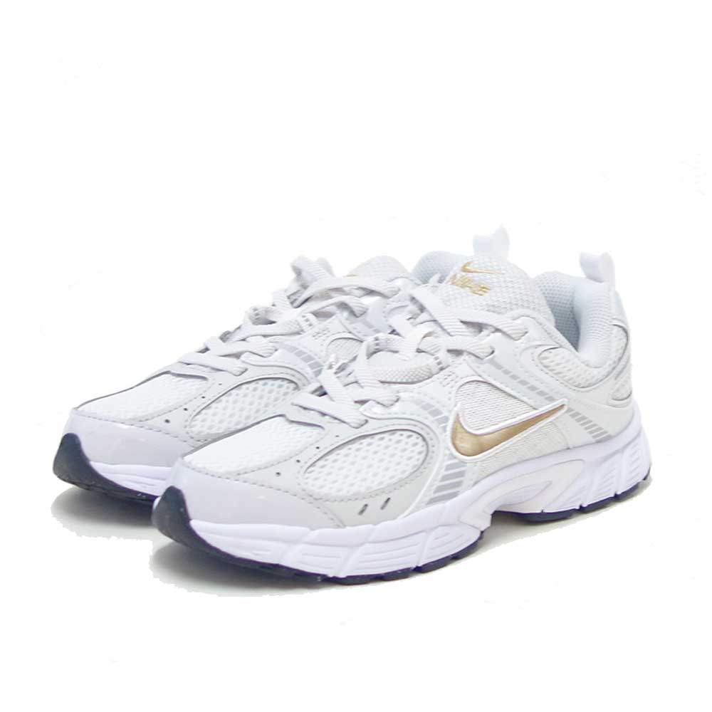 NIKE（ナイキ） HQ6412 104 V5 RNR PS ホワイト/メタリックゴールド