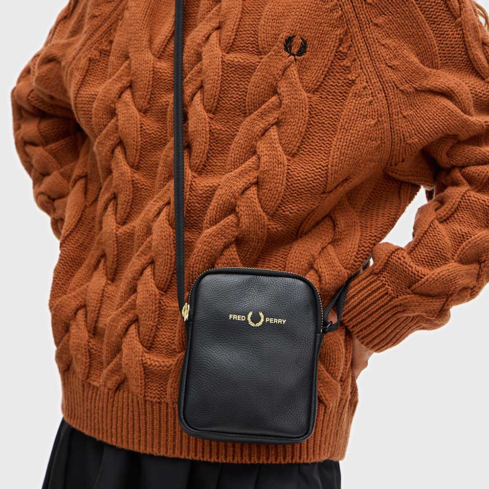 ショルダーバッグ FRED PERRY Tumbled Leather Side Bag 5FT0022 Tumbled Leather Side Bag | Fred Perry