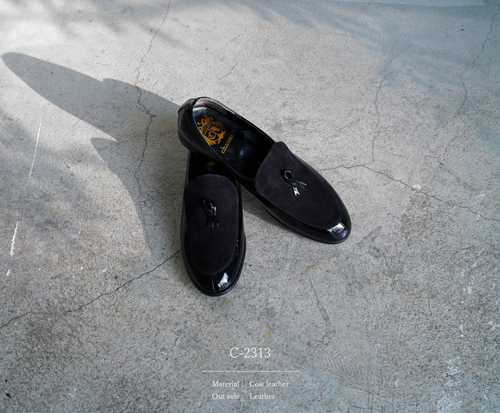 【極美品】plus by chausser レザースリッポン　24.5 黒日本製 chausser（ショセ） 靴 レディース スリッポン ブラック 黒 レザー
