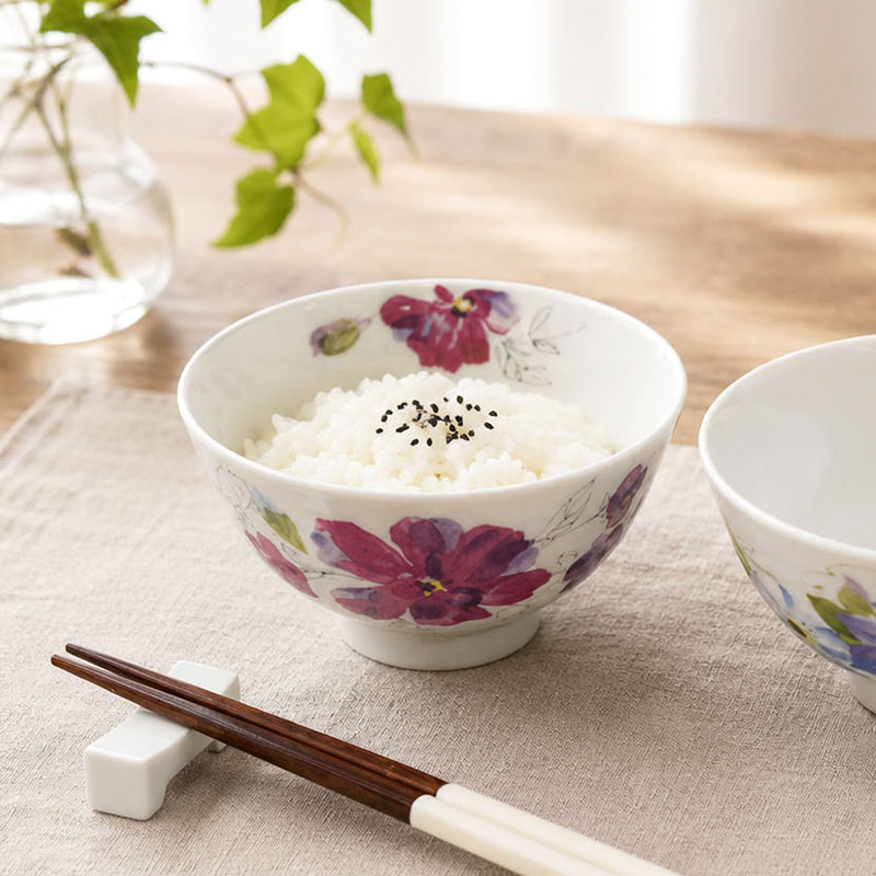 お茶碗 11.3cm 花模様 ご飯を盛り付けた使用イメージ