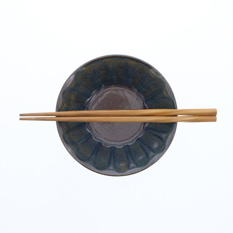 取り鉢 14.5cm 紫煌 しのぎ型 箸と並べたサイズ感