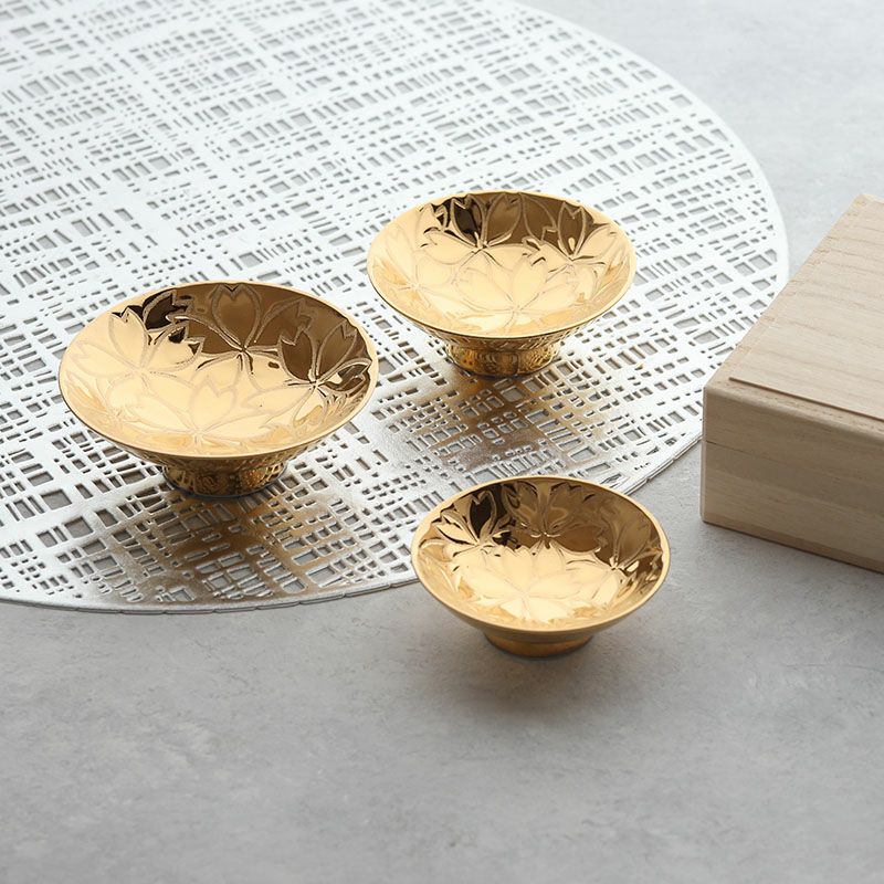 金釉盃 小 桜 木箱入 美濃焼盃 杯 高級 割烹 料亭 お祝い お猪口