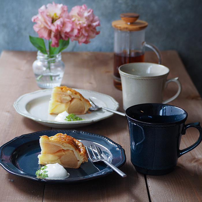 ティータイムや朝食にたっぷり飲める大きめマグ