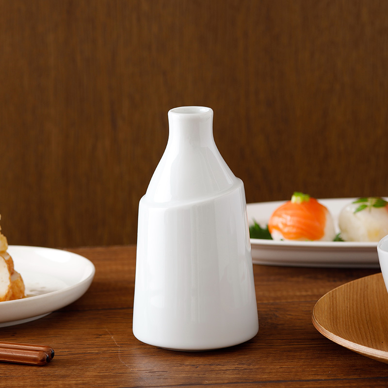 お猪口が重なる 1合徳利 230cc 白 徳利 とっくり 酒器 日本酒 晩酌 熱燗 ぬる燗 冷酒