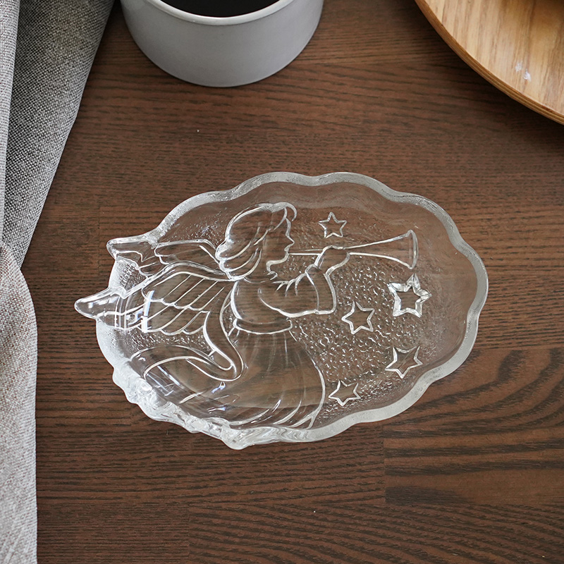 ディスプレイにもおすすめの程よい大きさのガラスプレート