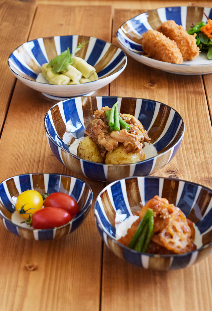 三角取り皿 青茶サビ十草 和食器 お皿 ケーキ皿 中皿 菓子皿 銘々皿 和