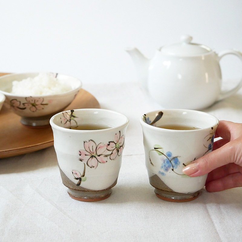 夫婦湯呑 箱入り 125cc 手描き 和食器 桜×葡萄 送料無料