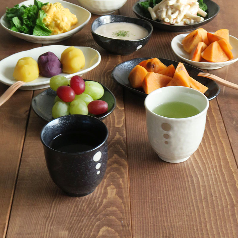 夫婦湯呑 箱入り 220cc 水玉 白×黒