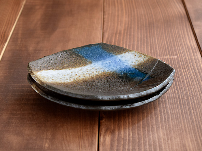 和食器　変形菱型　黒海