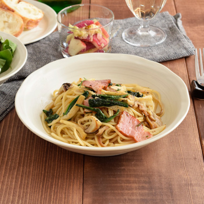 深さのあるパスタ皿 21cm 渦刷毛目 クリーム