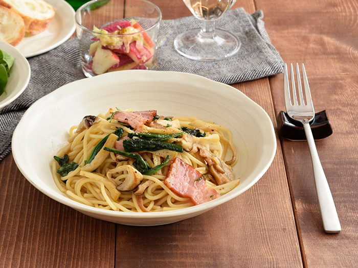 深さのあるパスタ皿 21cm 渦刷毛目 クリーム 和食器 お皿 大皿 皿