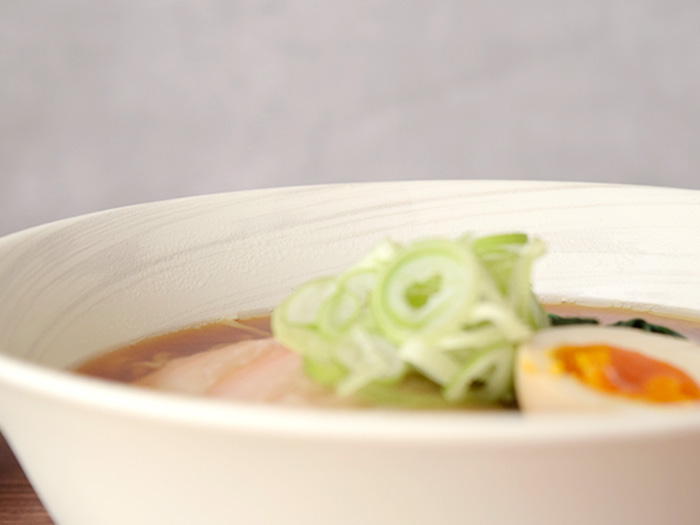ラーメンどんぶり 19cm 渦刷毛目 クリーム 丼 丼ぶり ラーメン丼