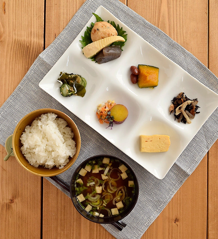 ビュッフェプレート 6品皿 ホワイトグッドデザイン賞 大皿 角皿