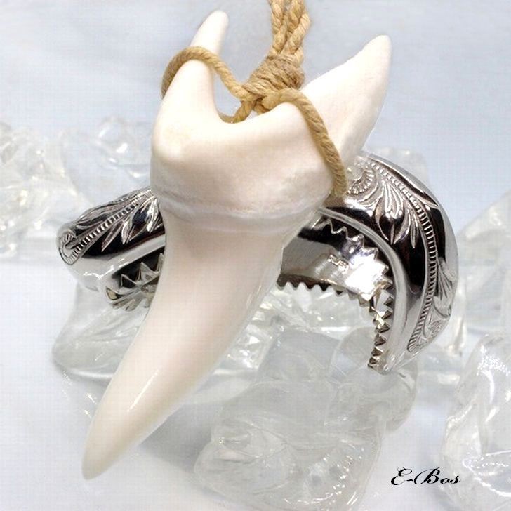 ハワイアンジュエリー ネックレス 鮫の歯 ペンダント Mako shark tooth