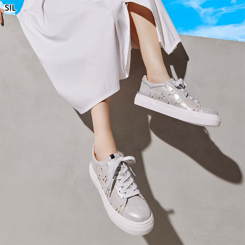 2E相当 モデロ レディース ローカット スニーカー 靴 シューズ 星柄 大人 可愛い カジュアル ホワイト 白 ブラック 黒 シルバー ゴールド 送料無料 MODELLO DML6051 MODELLO（ファッション） 2E相当 モデロ レディース ローカット