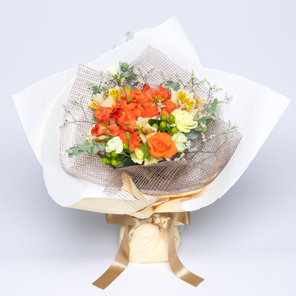 花束 生花 バラ入りセレブレイトブーケ 特別な瞬間を華やかに彩る