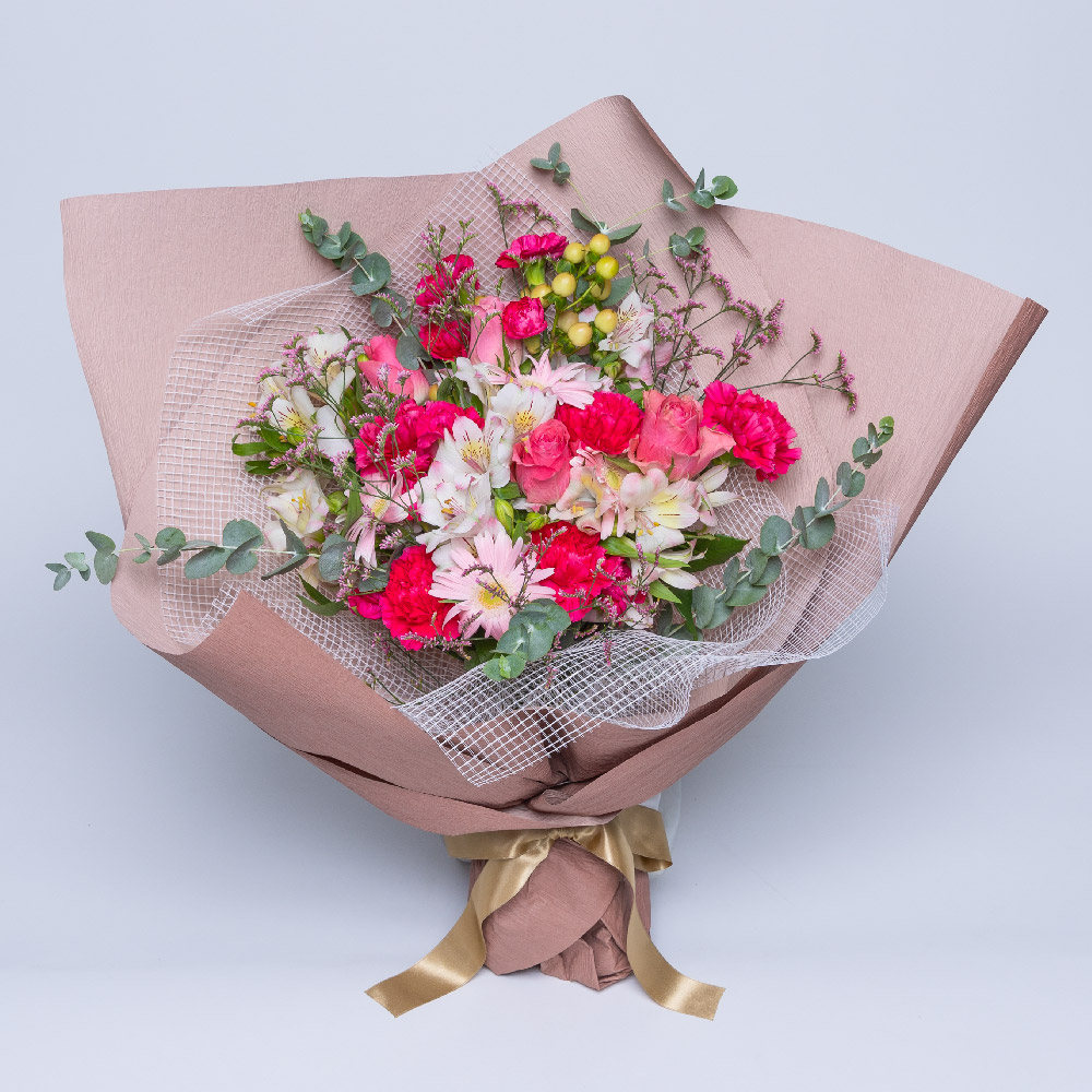 花束 生花 バラ入りセレブレイトブーケ 特別な瞬間を華やかに彩る