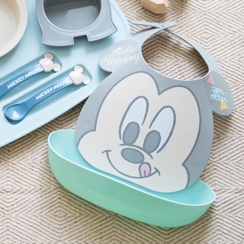 Disney ディズニー はじめてのエプロン 出産祝い 名入れ エプロン お食事エプロン スタイ お食い初め ミッキー ミニー 女の子 男の子 防水 よだれかけ よだれカバー ポケット  幼稚園 保育園 調節可能 ベビー キッズ