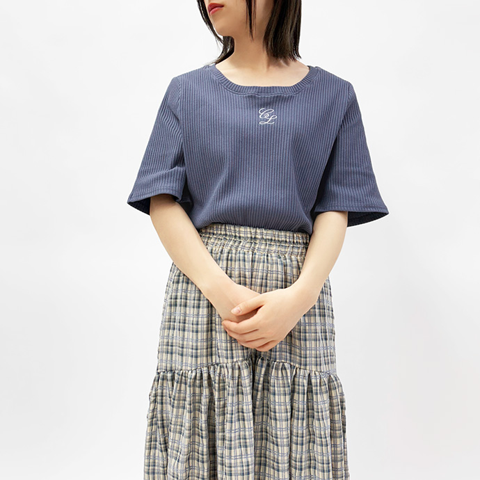 カットソー Tシャツ トップス 半袖 大きいサイズ ビッグサイズ ショート丈 クルーネック リブ 刺繍ロゴ 伸縮性 レディース 送料無料 |  | 03