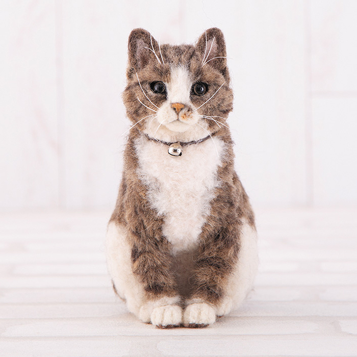 ✿羊毛フェルト✿サバトラ猫ちゃん✿ハート✿赤紫✿ サバトラねこちゃんのミニファスナーポーチ 羊毛フェルト