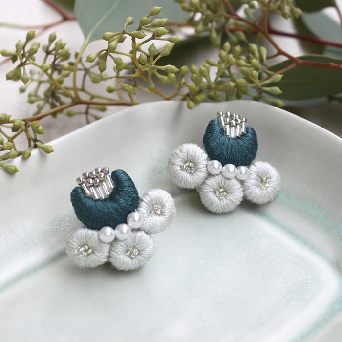 K.omono 刺しゅうキット plump florets イヤリング | piece 刺繍