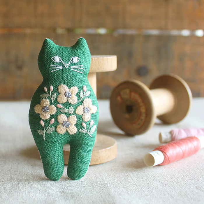 piece nekogao 刺繍ブローチキット 図案印刷済 | 刺しゅう ぬいぐるみ 刺繍 ブローチ ステッチ刺繍 キット 猫 ネコ ねこがお ネコ顔  手芸