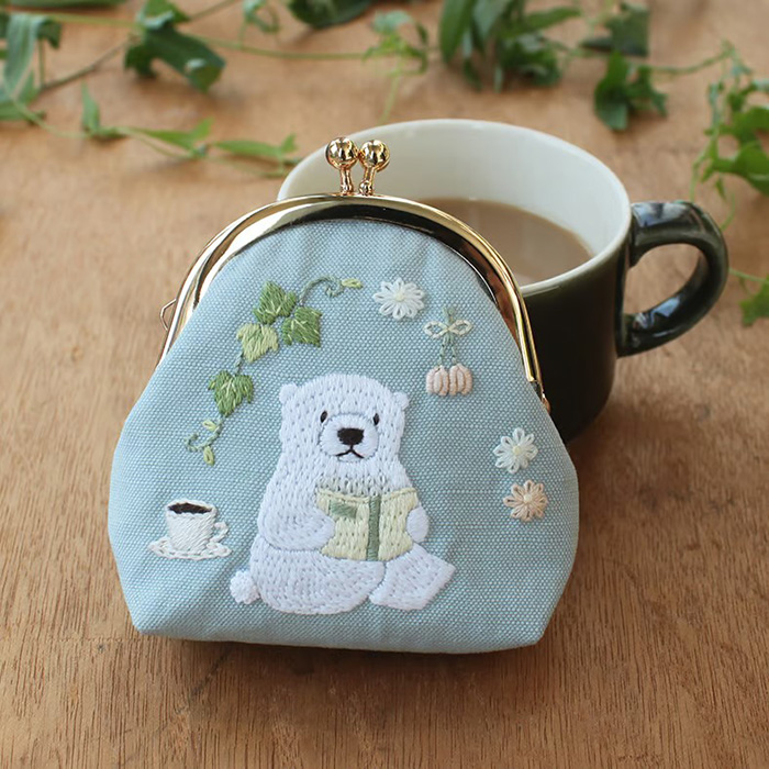 Chicchiさんの動物刺繍キット(図案印刷済) がま口 のんびりカフェ