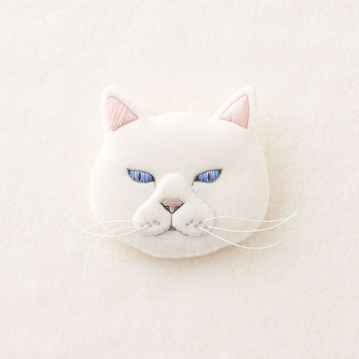 フェルトと刺繍でつくる 猫のブローチ キット シロ Nsb 3 フェルトキット 刺繍キット ねこ 白猫 手芸材料の通販シュゲールyahoo 店 通販 Yahoo ショッピング