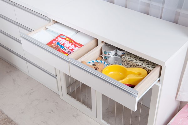 国産　高級クローゼット付き 小型犬収納ハウス　スライド式　木製　ホワイト 国産 高級クローゼット付き 小型犬収納ハウス スライド式 木製