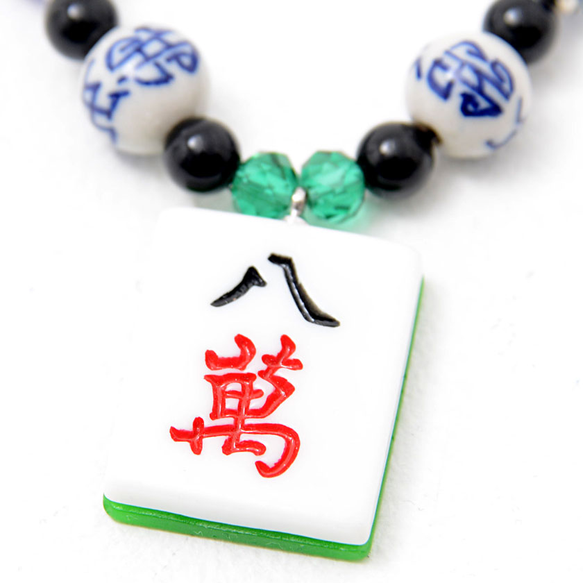 ベルギー 一点物ネックレスプレゼント♡ヴィンテージ LOUIS VUITTON ルイヴィトン ネックレス・LV アイコニック