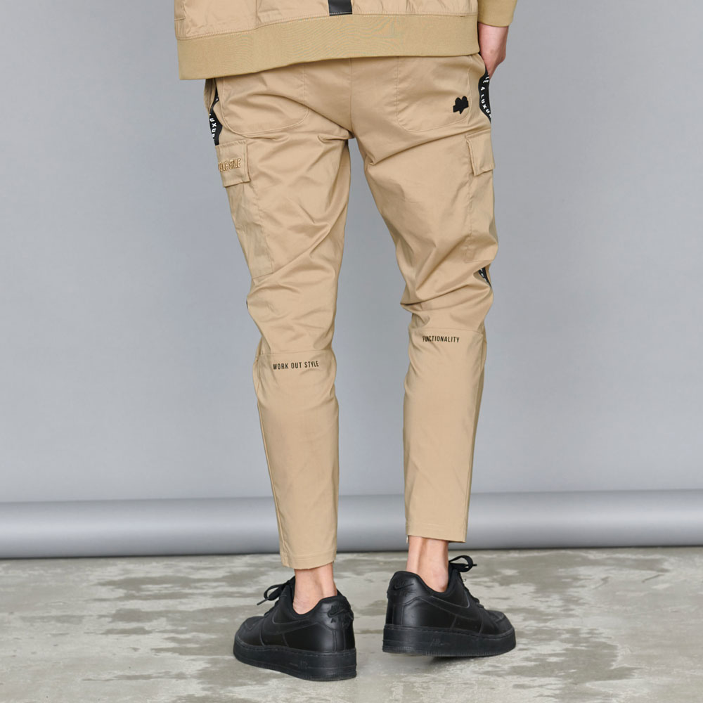ラッセルノ　スリムカーゴパンツ　SIZE6 LUXE/R（ラグジュ） カーゴパンツ メンズ ブランド ゴルフ 伸縮 撥水