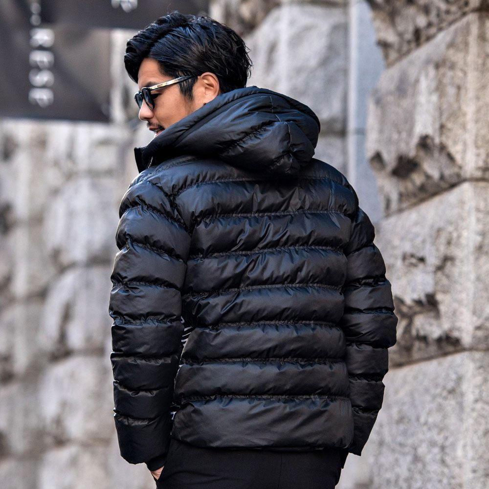 新品同様【LUXE/R】フードロゴ 中綿ジャケット メンズM(BLACK) LUXE/R（ラグジュ） 中綿ジャケット メンズ アウター ブルゾン ロゴ