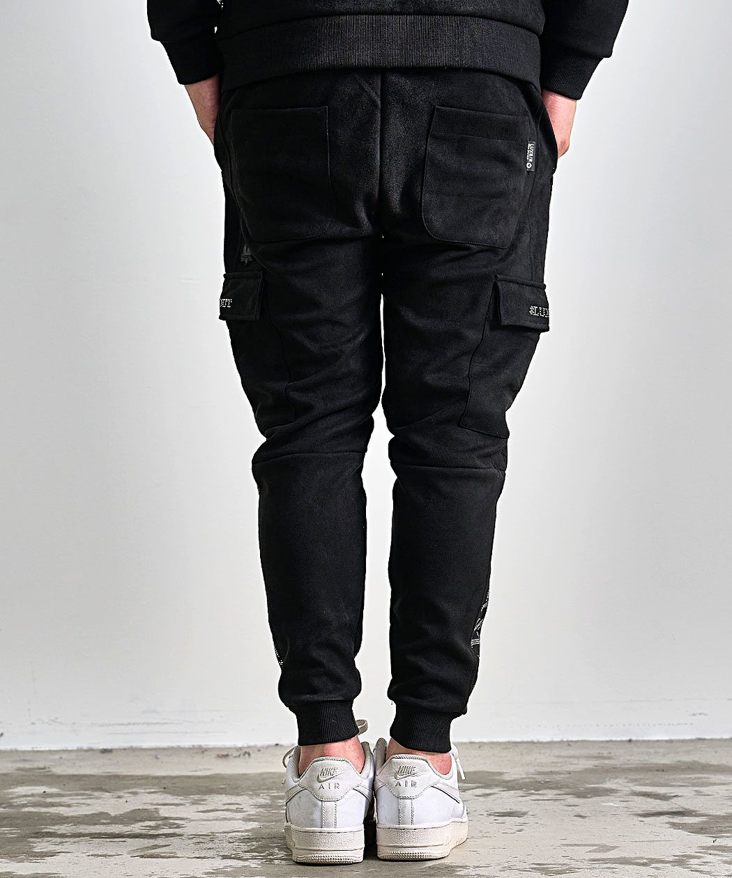 R-RONDON ストーン付きロゴ ブラックカーゴパンツ LUXE/R（ラグジュ） ジョガーパンツ メンズ カーゴ ゴルフ 大きい