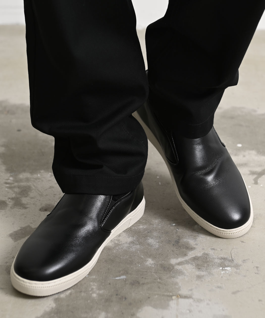 【美品】SENSO UNICO t.b シボレザー　バックジップスリッポン　黒 SILVER BULLET（シルバーバレット） スリッポン スニーカー メンズ 本