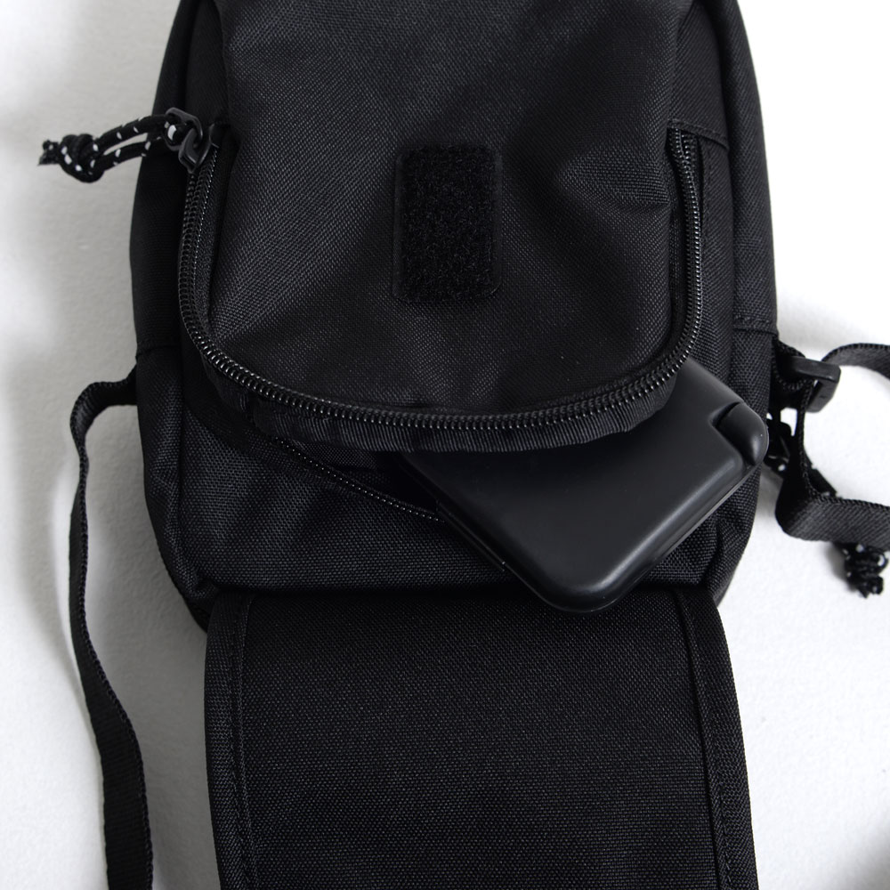 THE NORTH FACE ショルダーバッグ　黒 THE NORTH FACE ノースフェイス ショルダーバッグ 黒 男女兼用 (THE