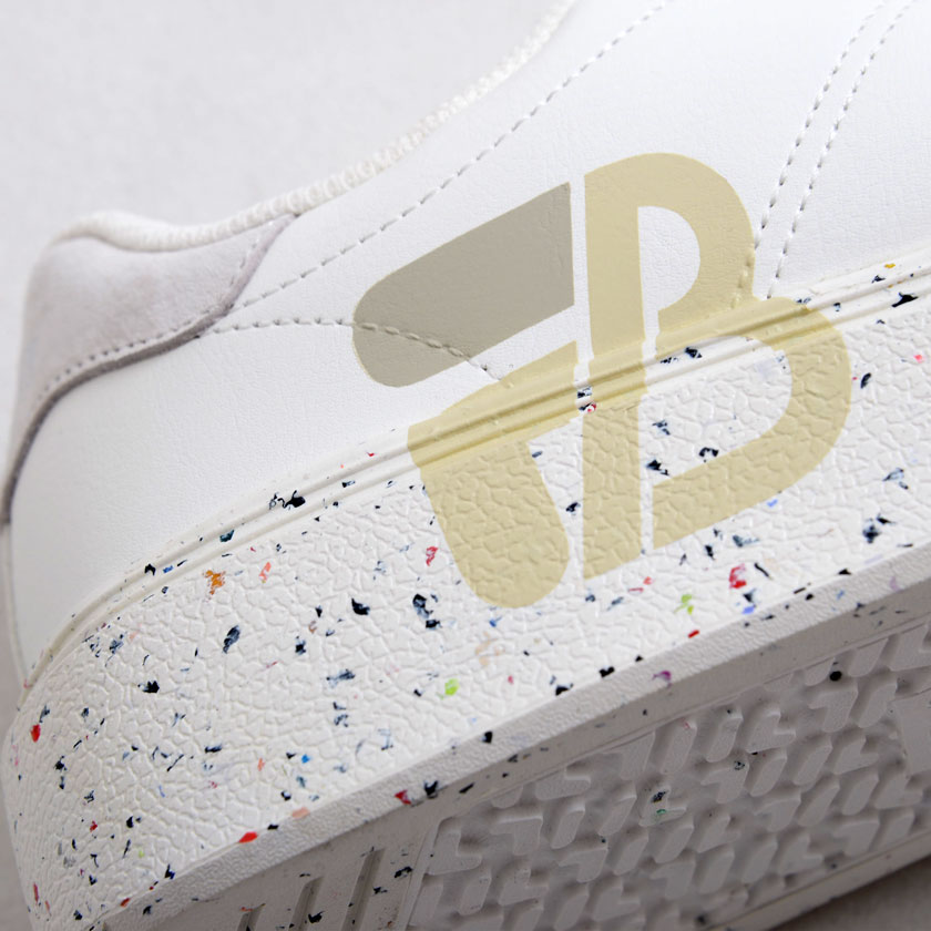 FILA BE:FIRST コラボ スニーカー メンズ レディース ビー
