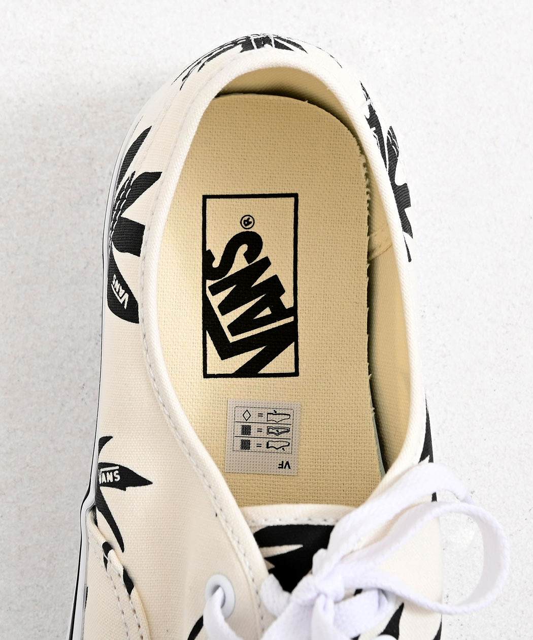 VANS（ヴァンズ） スニーカー メンズ オーセンティック リーフ柄
