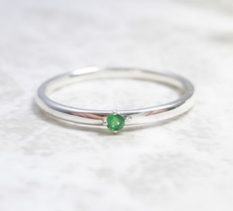 リング グリーンガーネット ツァボライト 華奢なサイズ感 トレンド