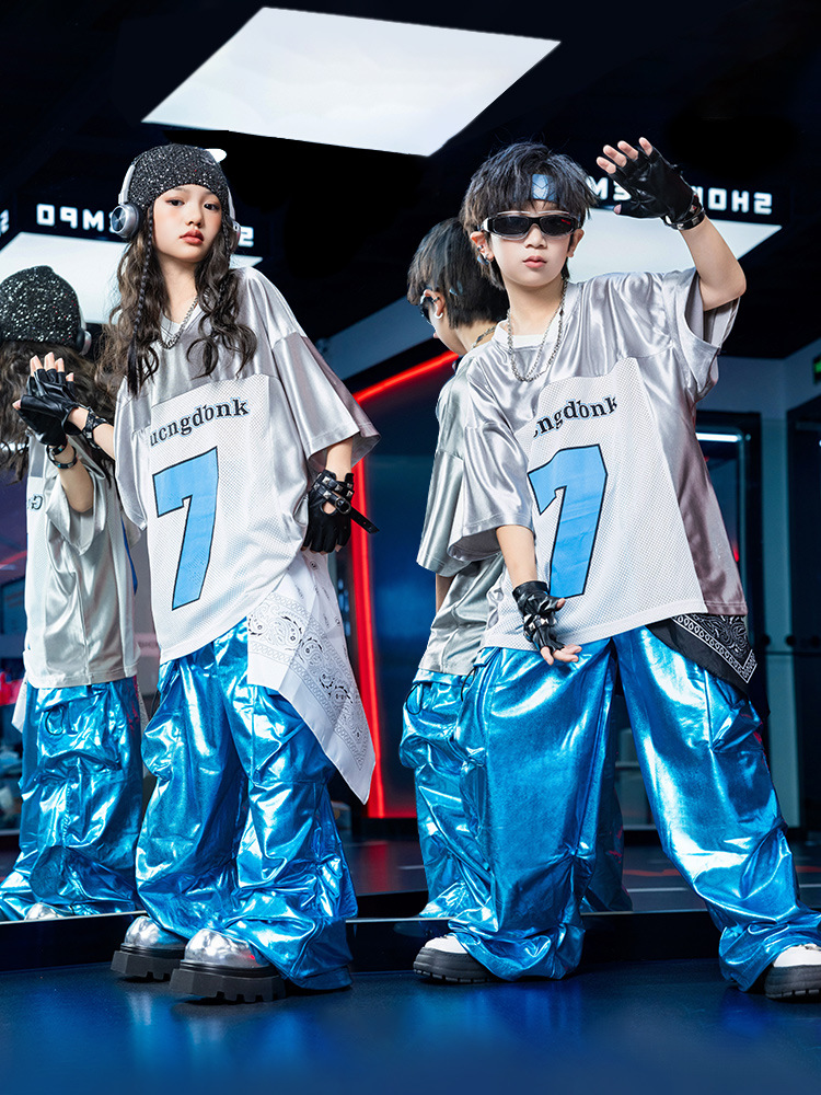 キッズダンス衣装 セットアップ 派手 キラキラTシャツ 銀 シルバー