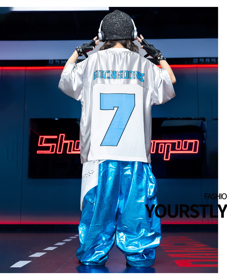 キッズダンス衣装 セットアップ 派手 キラキラTシャツ 銀 シルバー