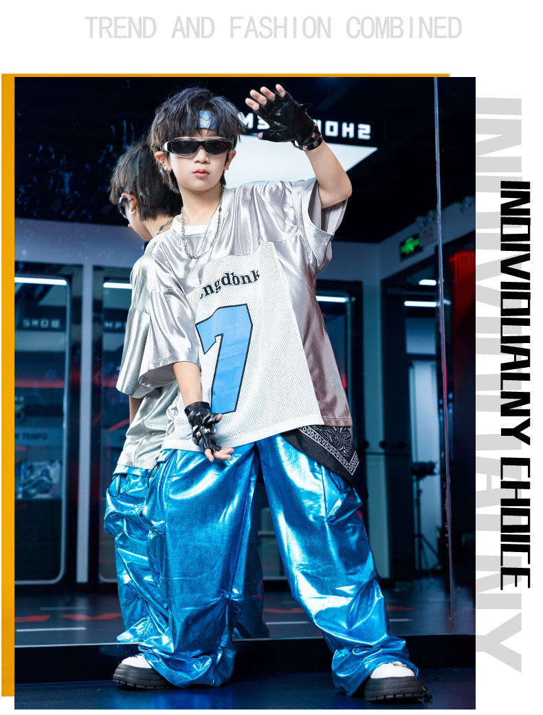 キッズダンス衣装 セットアップ 派手 キラキラTシャツ 銀 シルバー