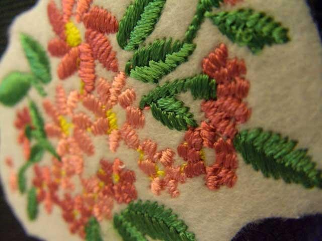 花柄刺繍ワッペン「02」「白生地」アイロン接着flower手芸手刺繍風