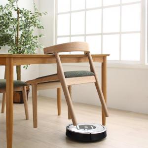 テーブルに引っ掛けて掃除が楽になるチェア(12176円)